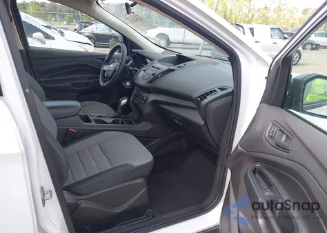 2017 Ford Escape S z USA, uszkodzony, nr VIN 1FMCU0F77HUE98557